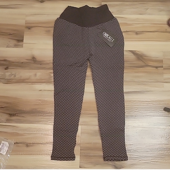 NWT 📦 Honeycomb Butt Scrunch Blk/Grey Capri Leggings - Picture 12 of 14